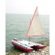 Мачта с креплением на катамаране